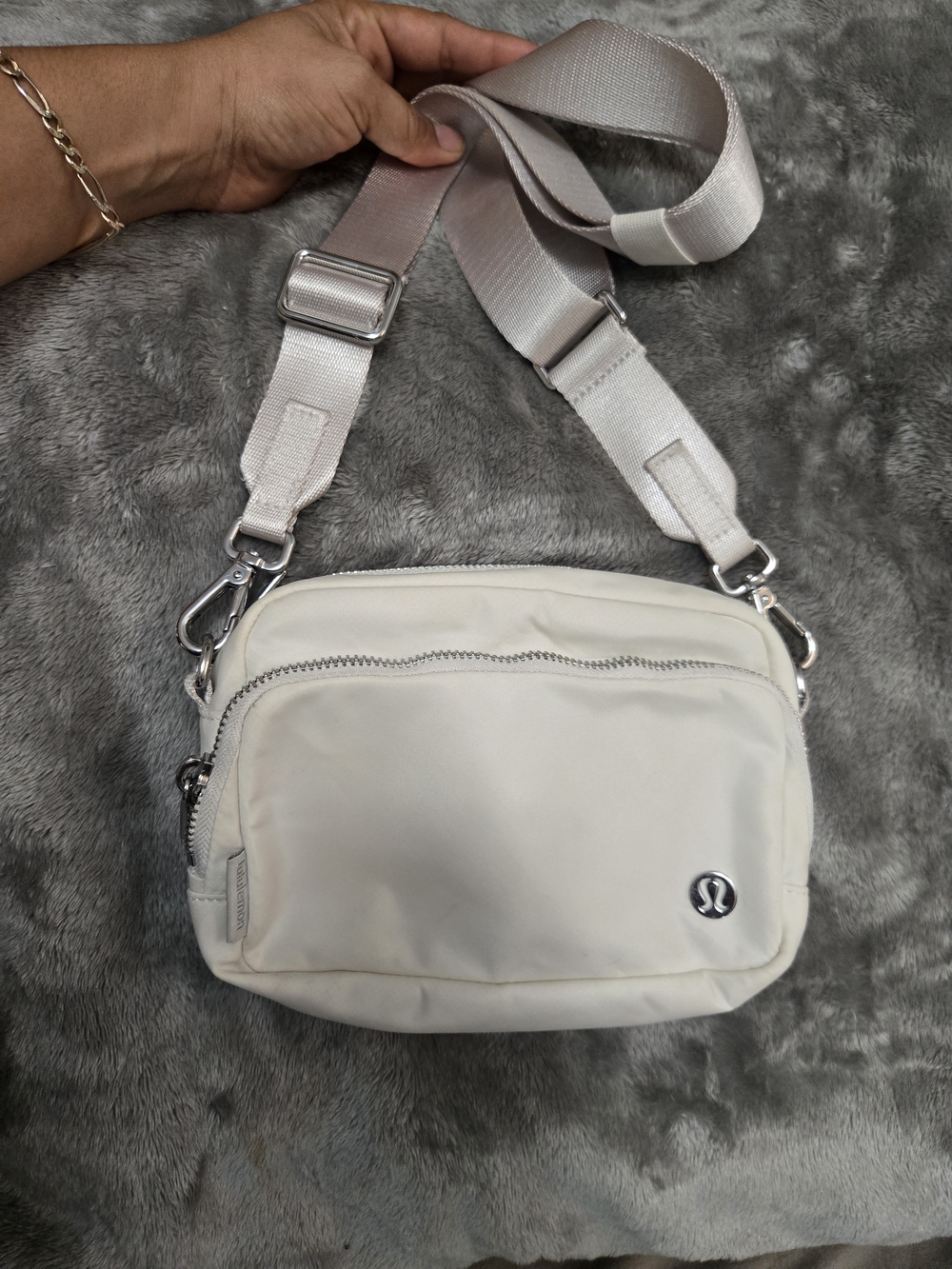 lululemon athletica Cream Crossbody Bag - Small Everyday Men’s Bag